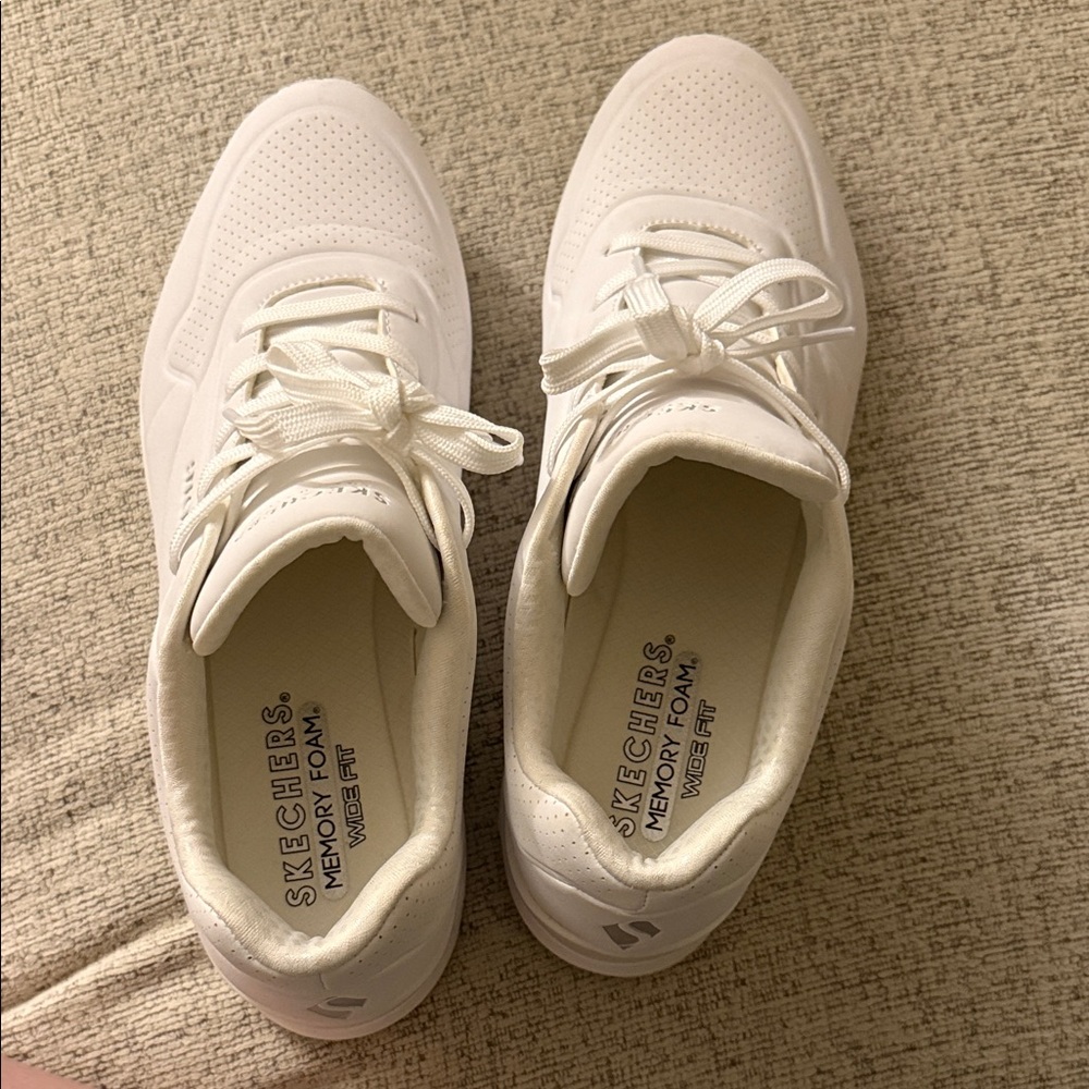 Skechers UNO White Women's Sneakers
